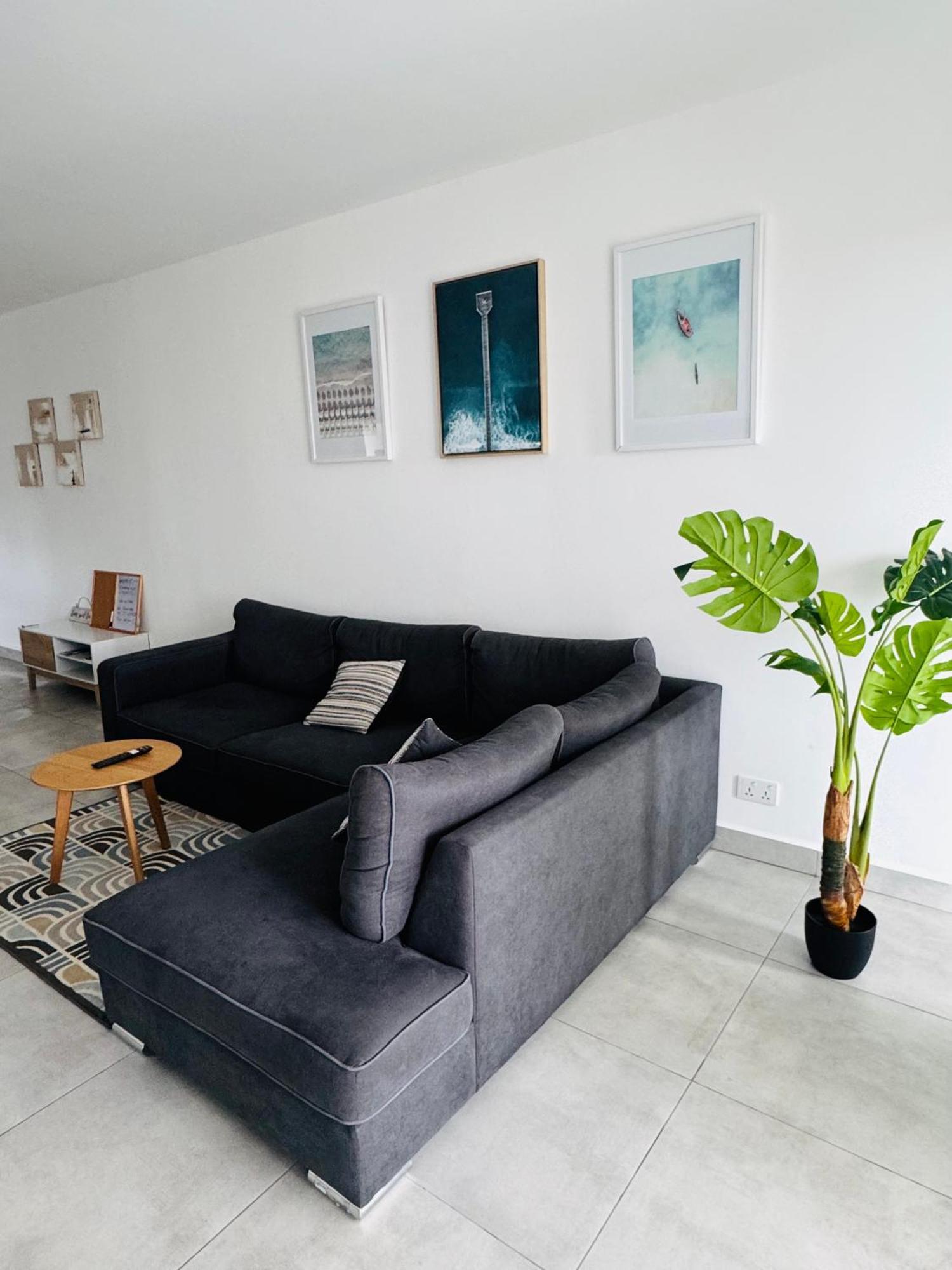 Modern Flat In Flic En Flac-Walk To The Beach Exterior photo